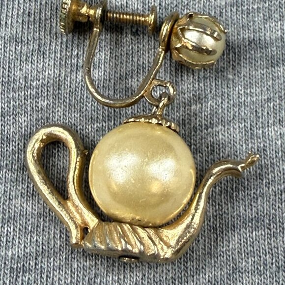 Vintage Gold-Toned Screw-Back Earrings With Teapot Design & Faux Pearl Accent - Picture 6 of 16